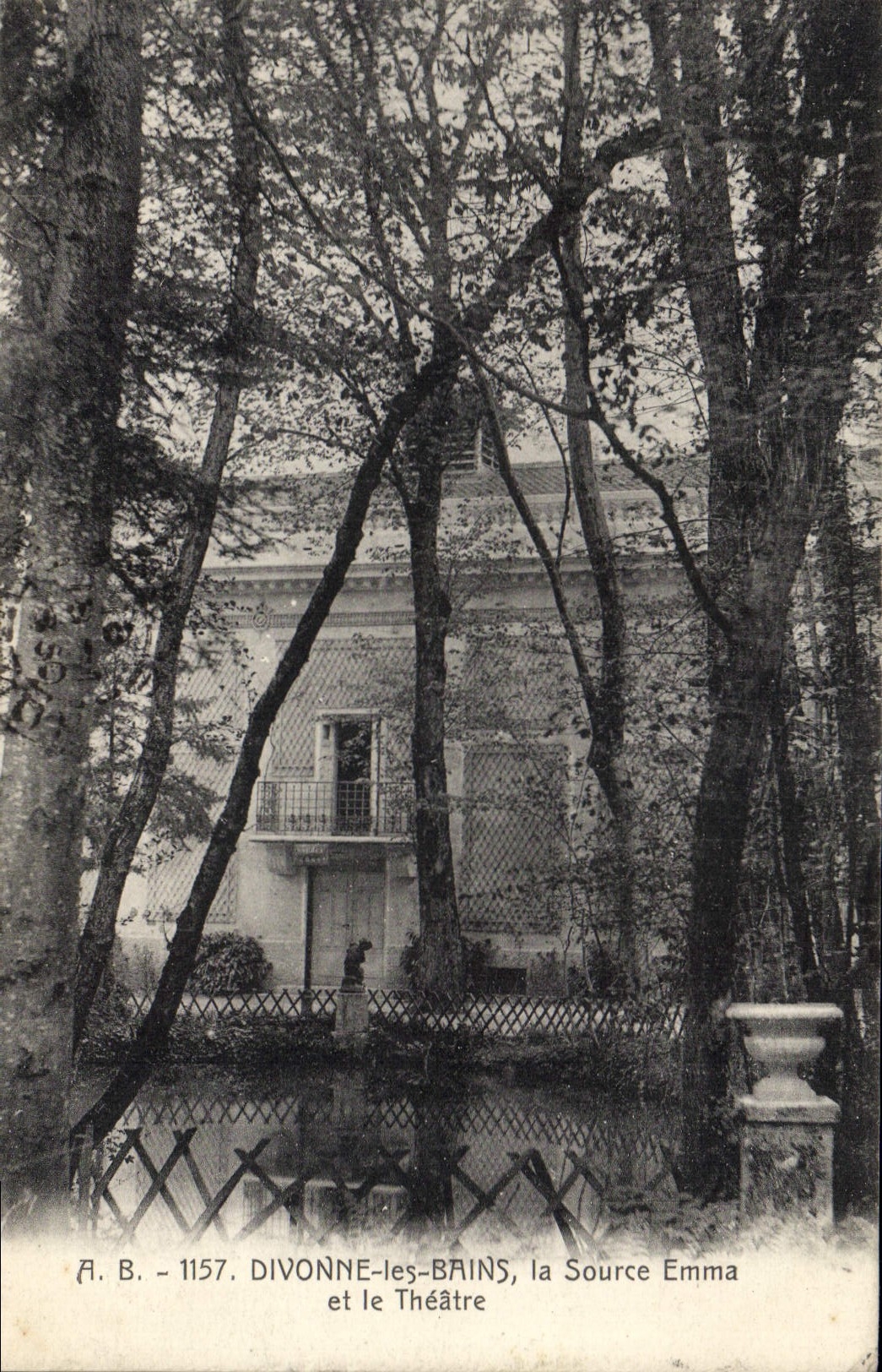 Divonne-les-Bains, la Source Emma et le Théâtre — A. B. - 1157