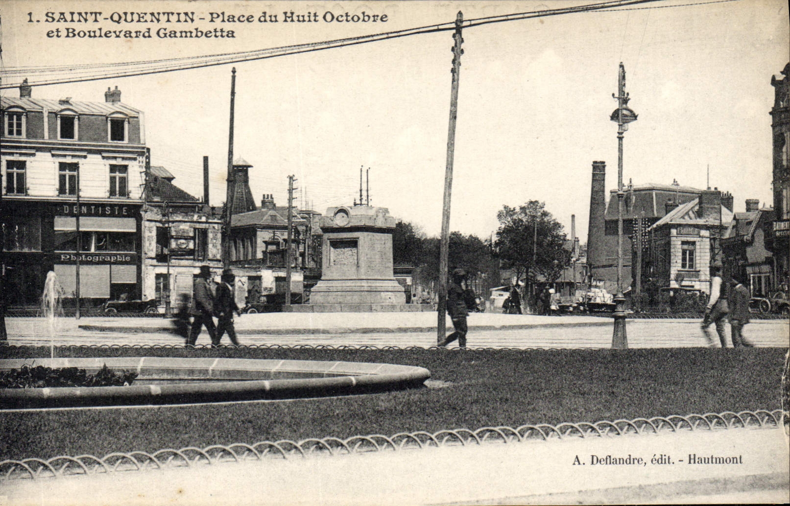 Saint-Quentin - Place du Huit Octobre et Boulevard Gambetta — A. Deflandre, édit. - Hautmont