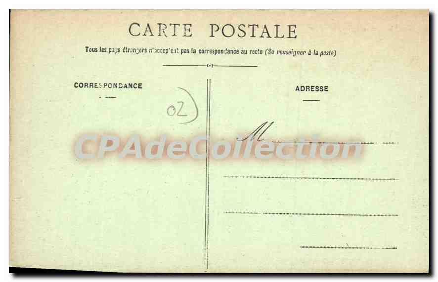 Saint-Quentin - Place de l'Hôtel de Ville - Au fond le Beffroi — Reverso