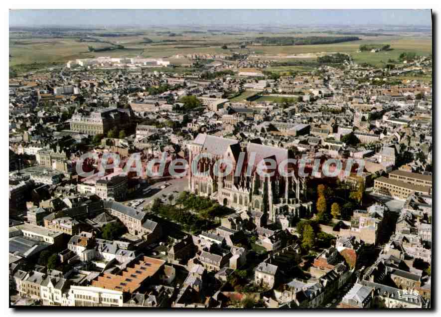 Saint-Quentin (Aisne) — Vue aérienne sur la Basilique — Éditions 'Le Crogne' Hachette