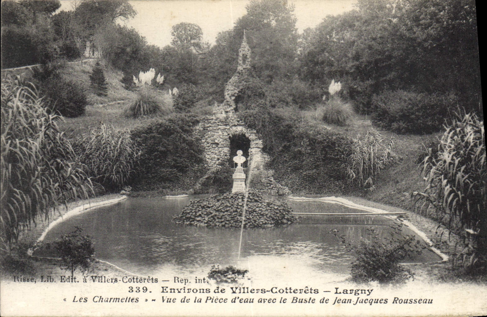 Villers-Cotterêts — Vista della vasca d'acqua con il busto di Jean-Jacques Rousseau — Risse, Lib. Edit. a Villers-Cotterêts — Rep. int. 339