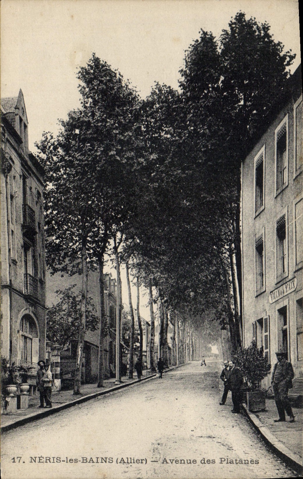 CPA Neris les Bains Allier Avenue des Platanes 