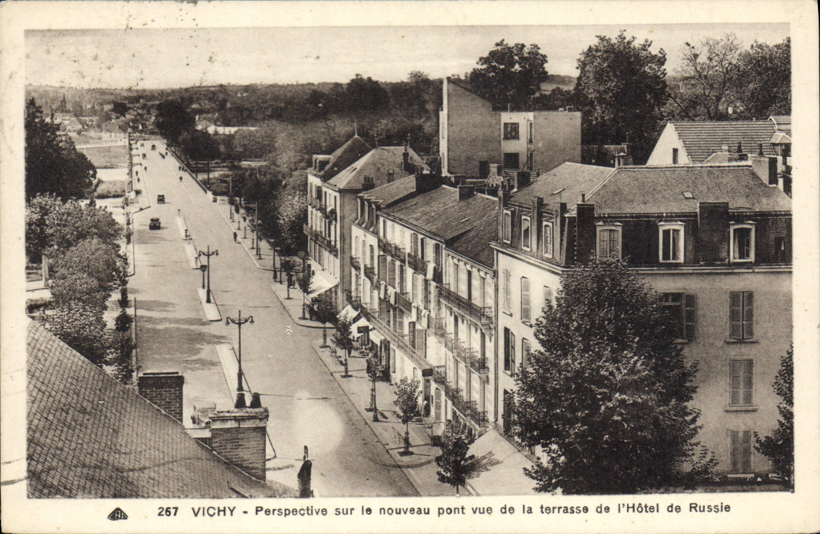Vichy - Perspective sur le nouveau pont vue de la terrasse de l'Hôtel de Russie — n° 267