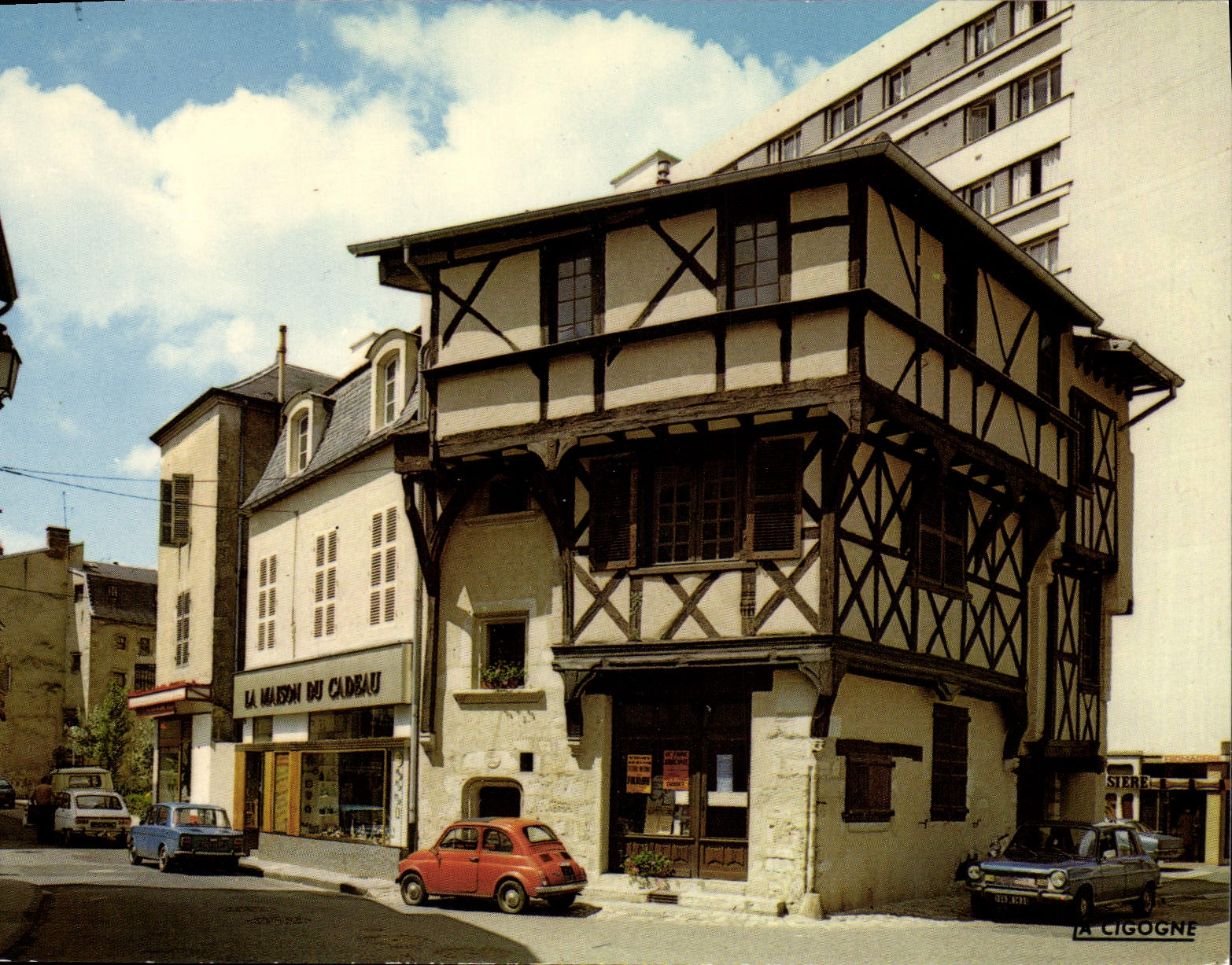 Cusset (Allier) — Vieille maison du XVème siècle — Éditions La Cigogne
