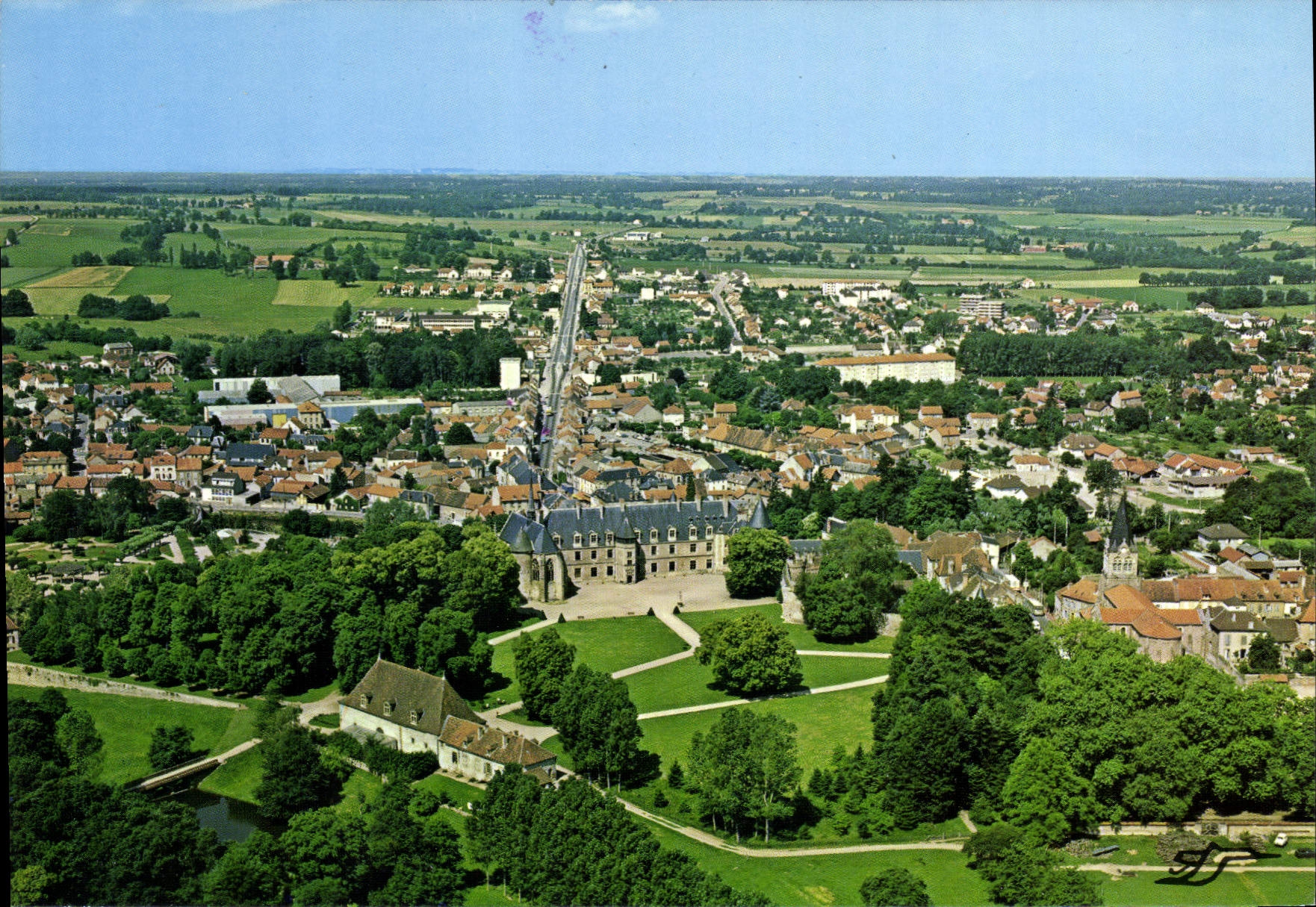 CPA Lapalisse Allier Vue generale aerienne et le chateau 