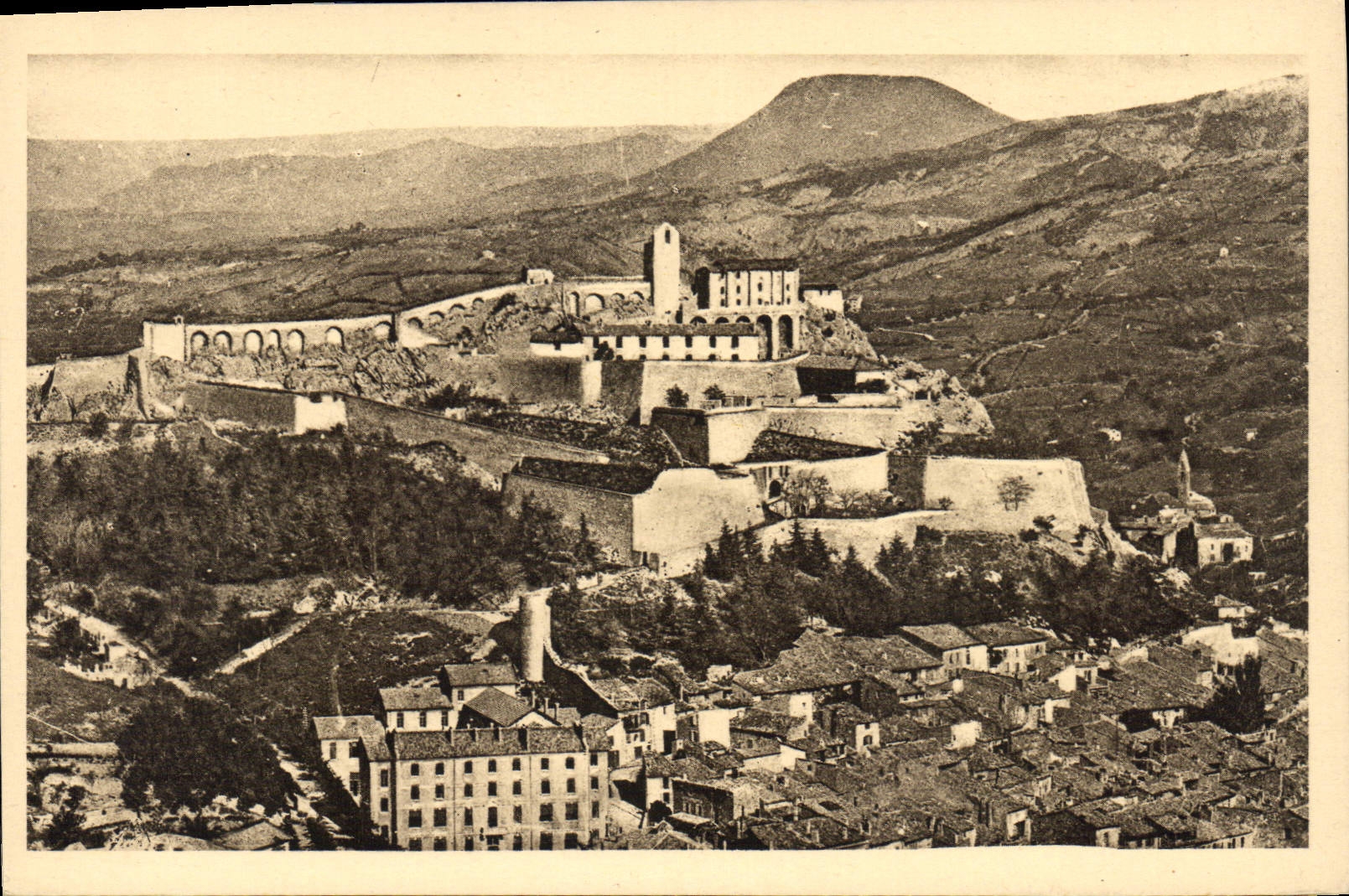 Sisteron — El Fuerte — Ed. de la Librairie Moderne A. Clergè