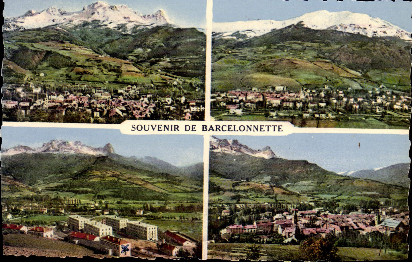 CPA Souvenir de Barcelonnette Vue generale Chapeau de Gendarme Les Casernes 