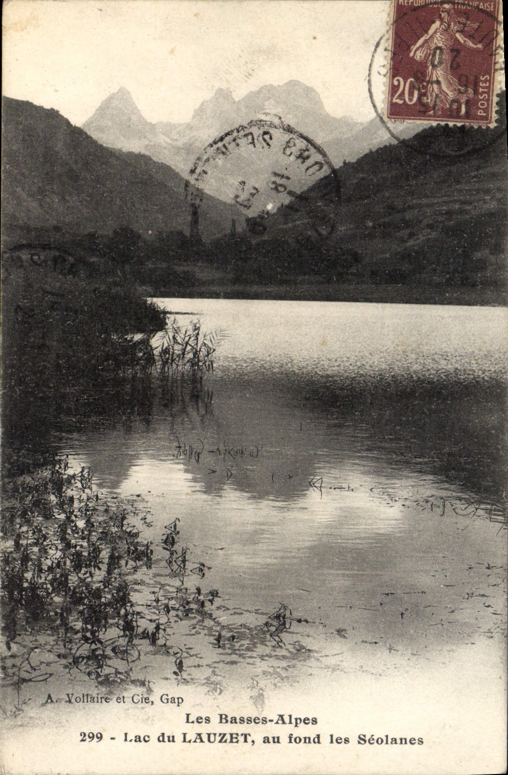 Lac du Lauzet, au fond les Séolanes — Les Basses-Alpes — A. Yollaire et Cie, Gap, n°299
