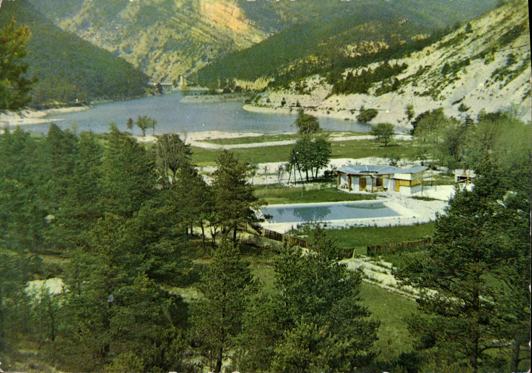 Lac de Castillon — Baie d'Angles — Camping des Lumières — Société Couleurs Naturelles