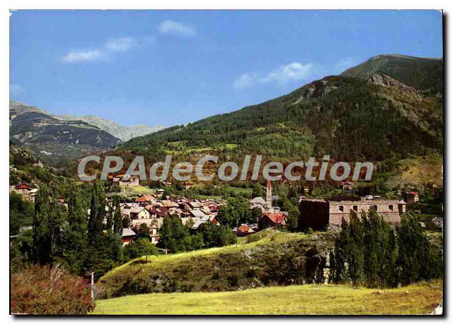 CPA Paysages de France Colmars les Alpes Basses Alpes ville fertifiee par Vauban au fond le Fort de