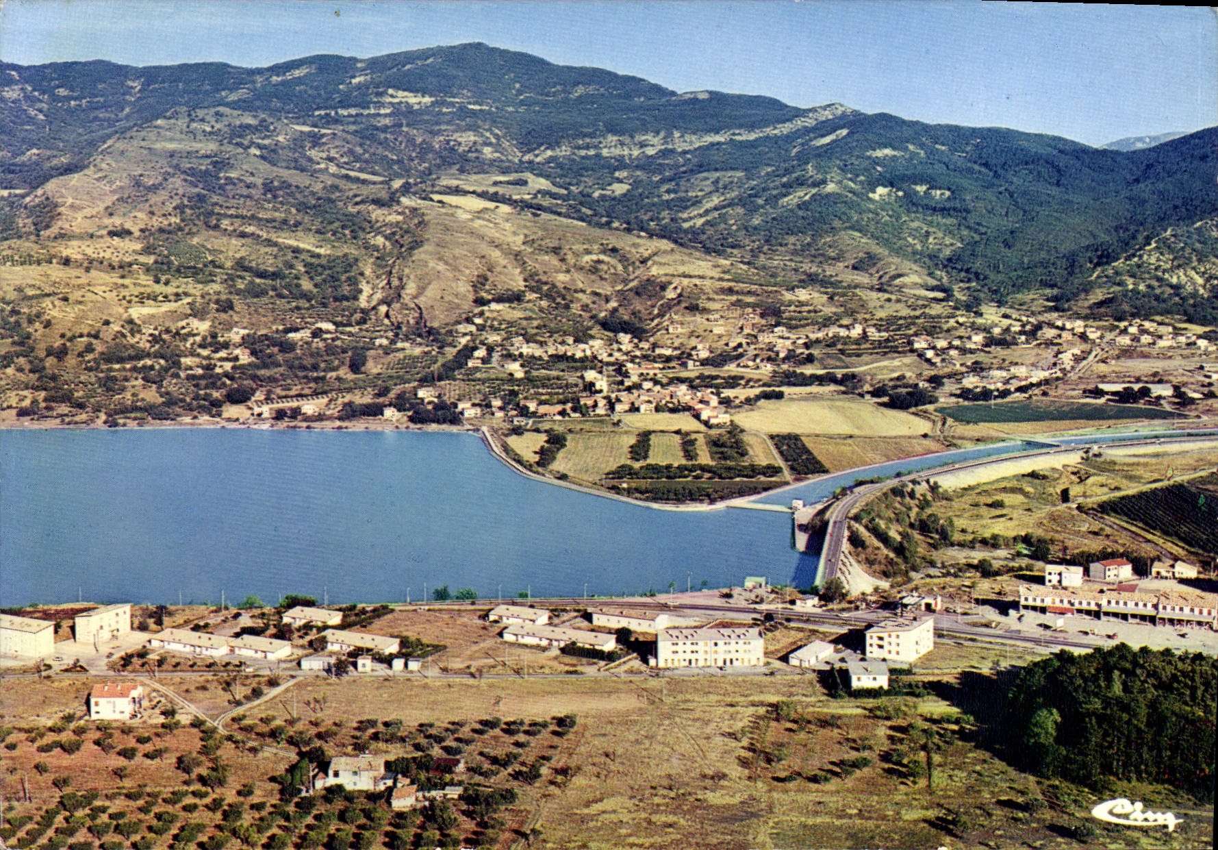 Château-Arnoux — La retenue d'eau de Château-Arnoux — Combier Imprimeur Mâcon