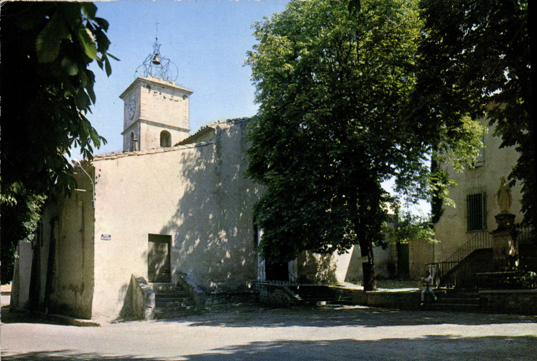 Cereste — Église Saint-Michel (XVIIIe s.) — Éditions de France