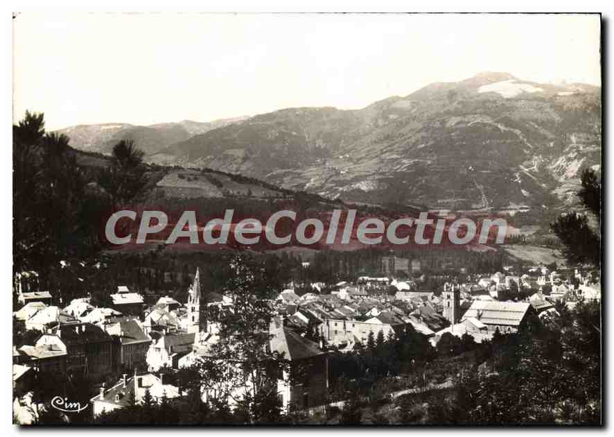 Barcelonnette — Vue générale — Le Chapeau de Gondarne (2637 m.) et Le Pain de Sucre (2555 m.) — éditeur non visible