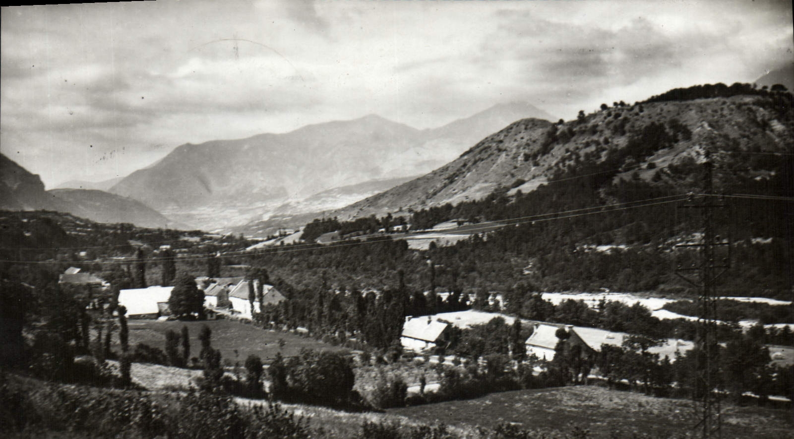 Les Alpes : Route Napoléon. La Guinguette et le Drac, dans le fond des Vachers — ANDREIS - Éditeur — n° 1001