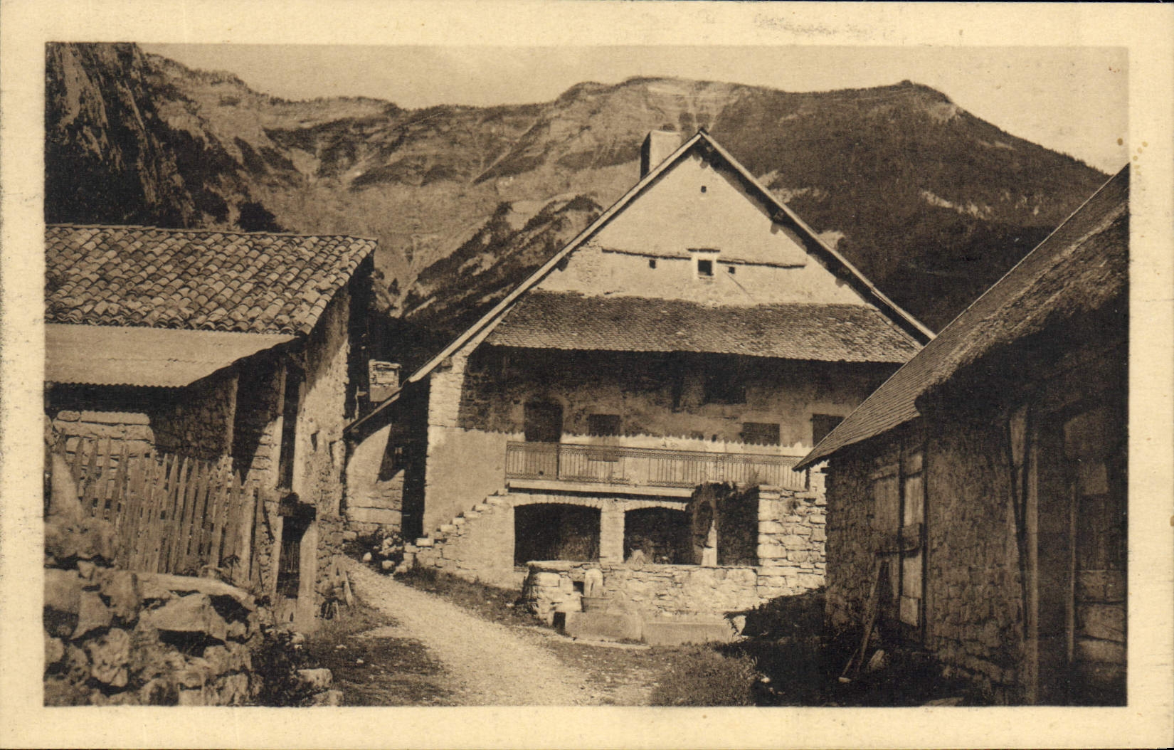Beaumugne-le-Haut — Haus aus dem Jahr 1813 — Fotografie von P. Reynoult, Serres (H.-A.)
