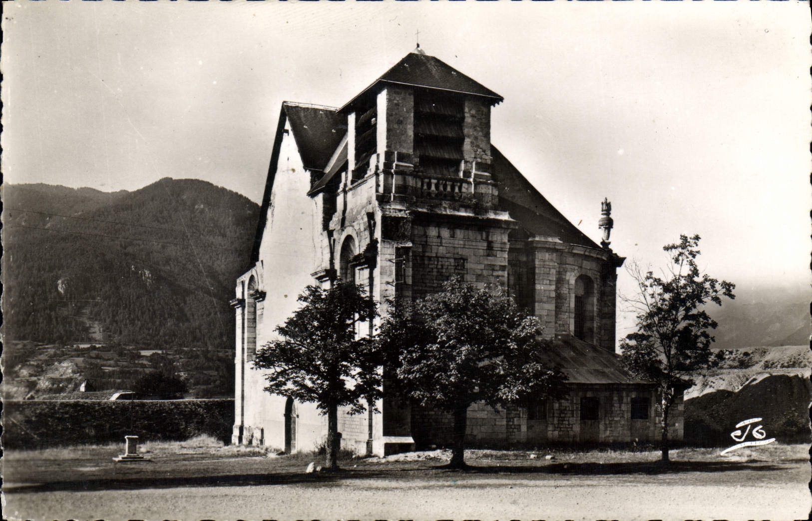 Mont-Dauphin-Vauban — Église inachevée sous Louis XIV — éditeur ABEIL, n° 922
