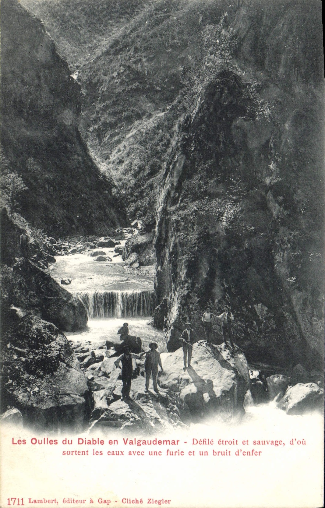 CPA Les Oulles du Diable en Valgaudemar Defile etroit et sauvage d'ou sortent les eaux avec une furi