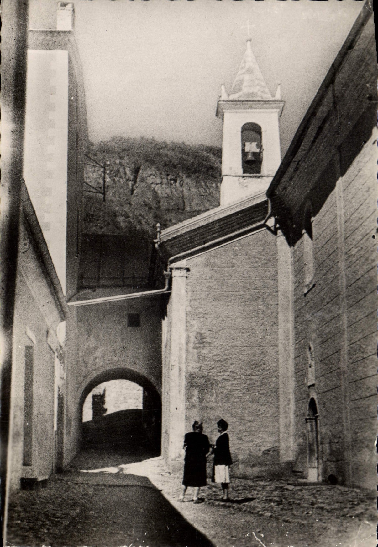 Notre-Dame-du-Laus (H.-A.) — Le clocher de la vénérable Église — Éditions Alben Collection