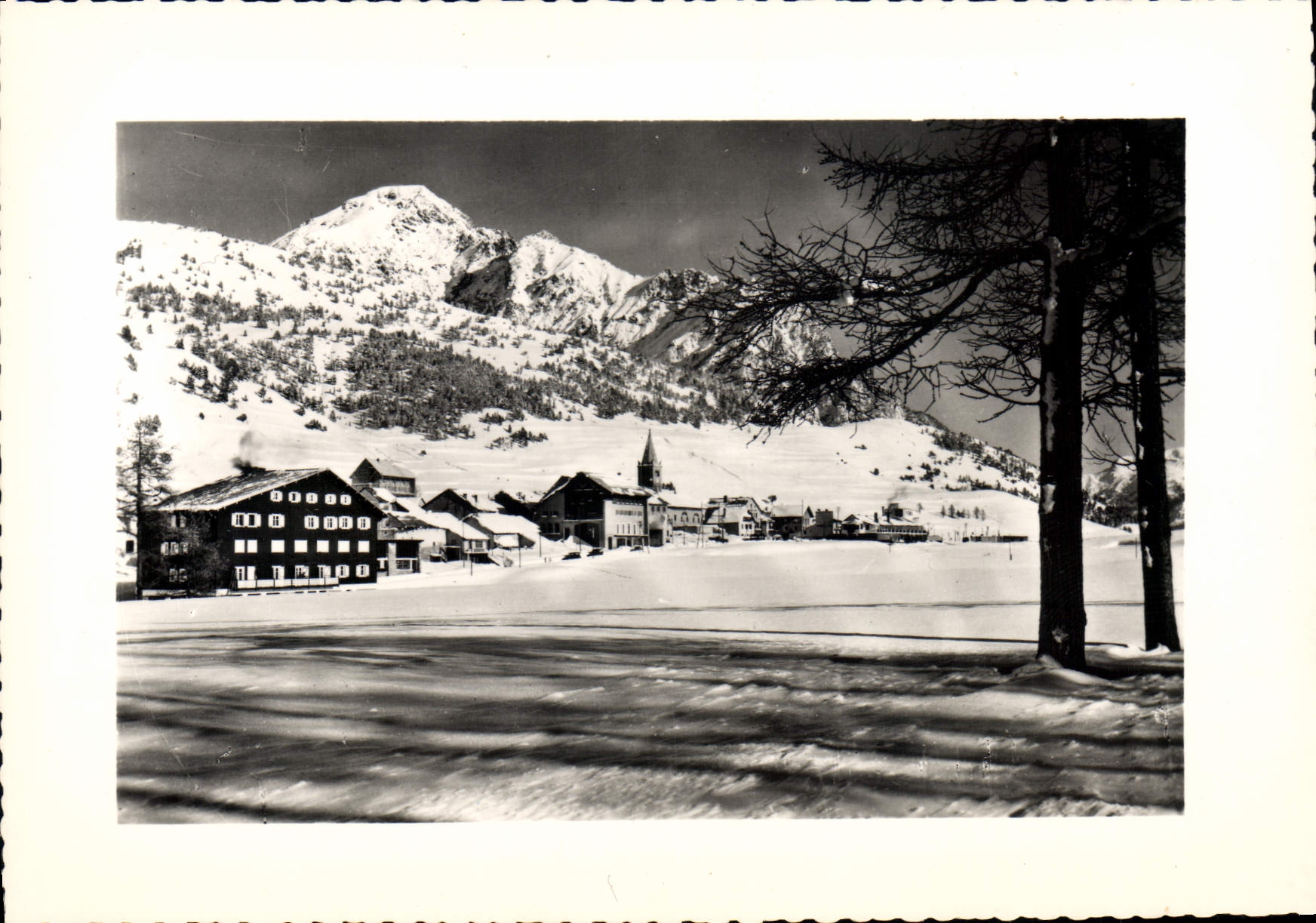 Montgenèvre — vue hivernale avec le Chaberton — Photo A. Carlihan
