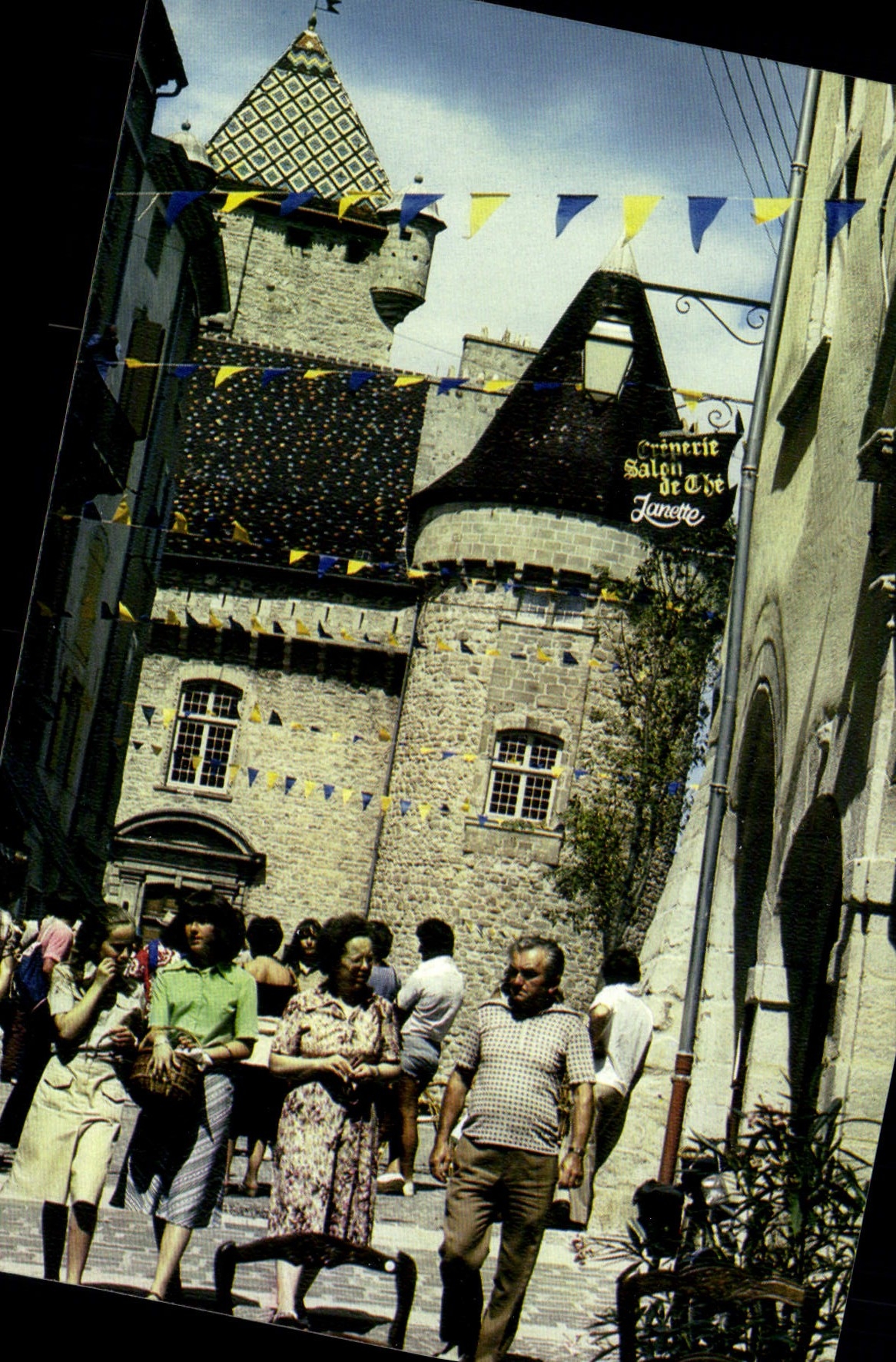 CPA Capitale du Vivarais Cevenol Aubenas Ardeche le Chateau aujourd'hui Hotel de Ville les vieux qua