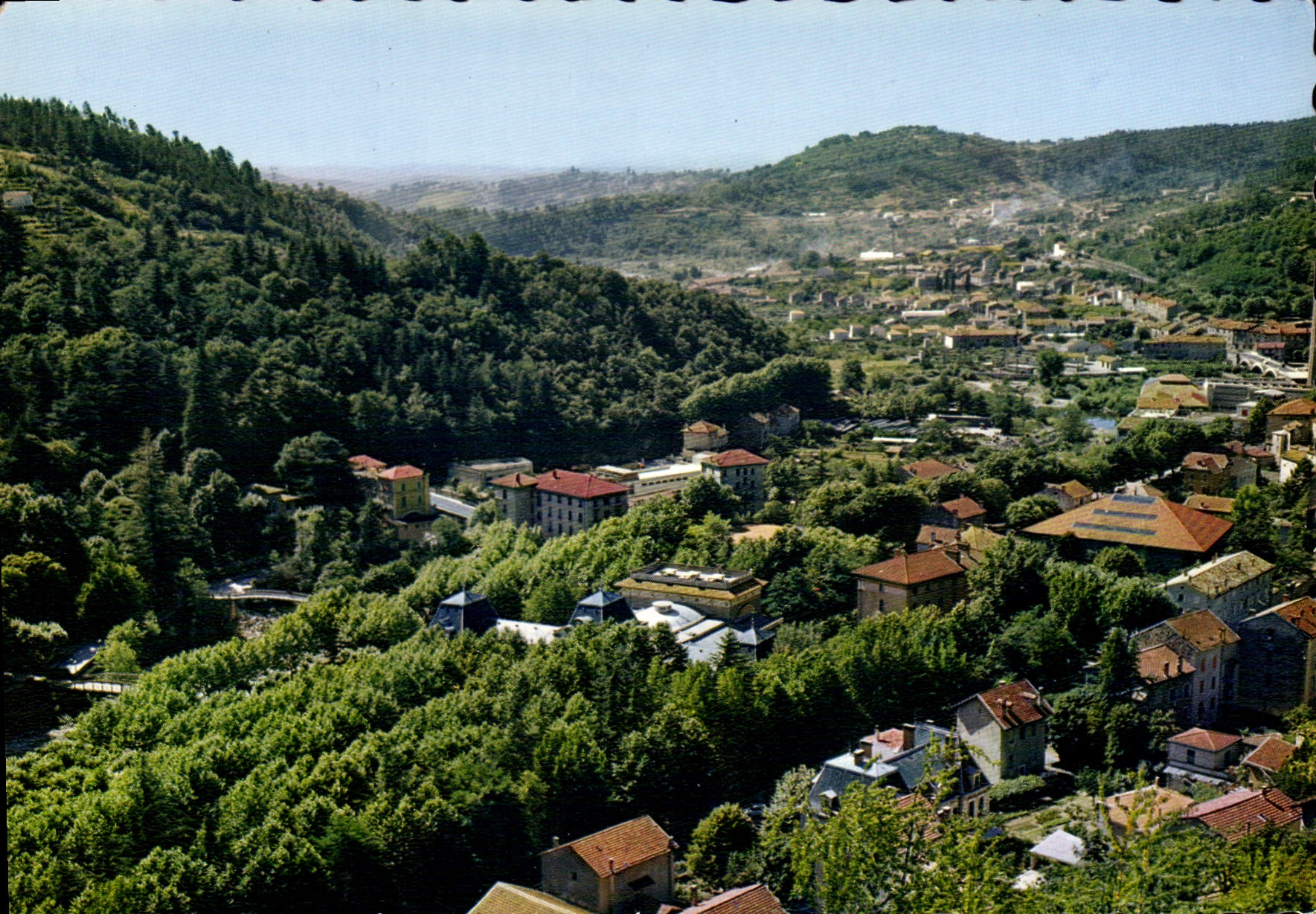 Vals-les-Bains — Vue générale et Labégude — Éditions La Cigogne