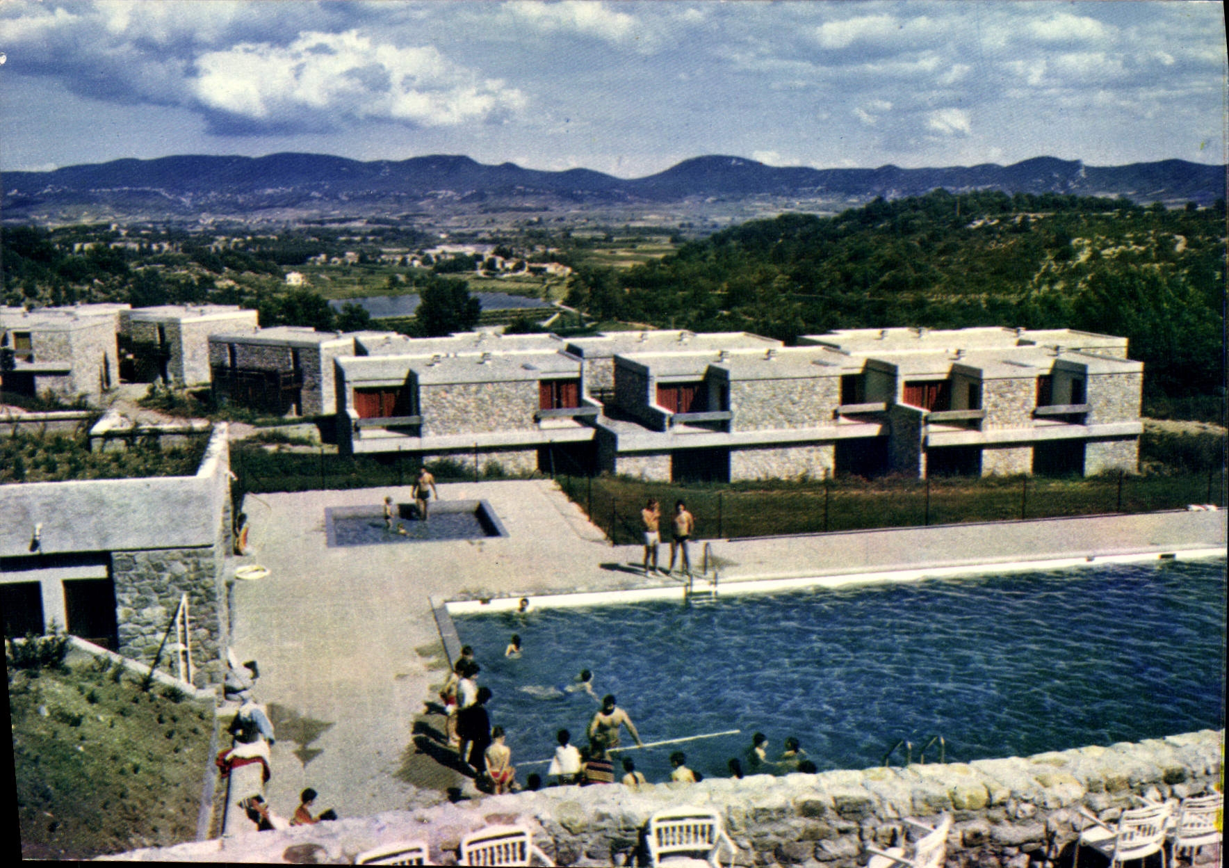 CPA Villages Casteljau Les Vans Vue de la piscine et des gites 