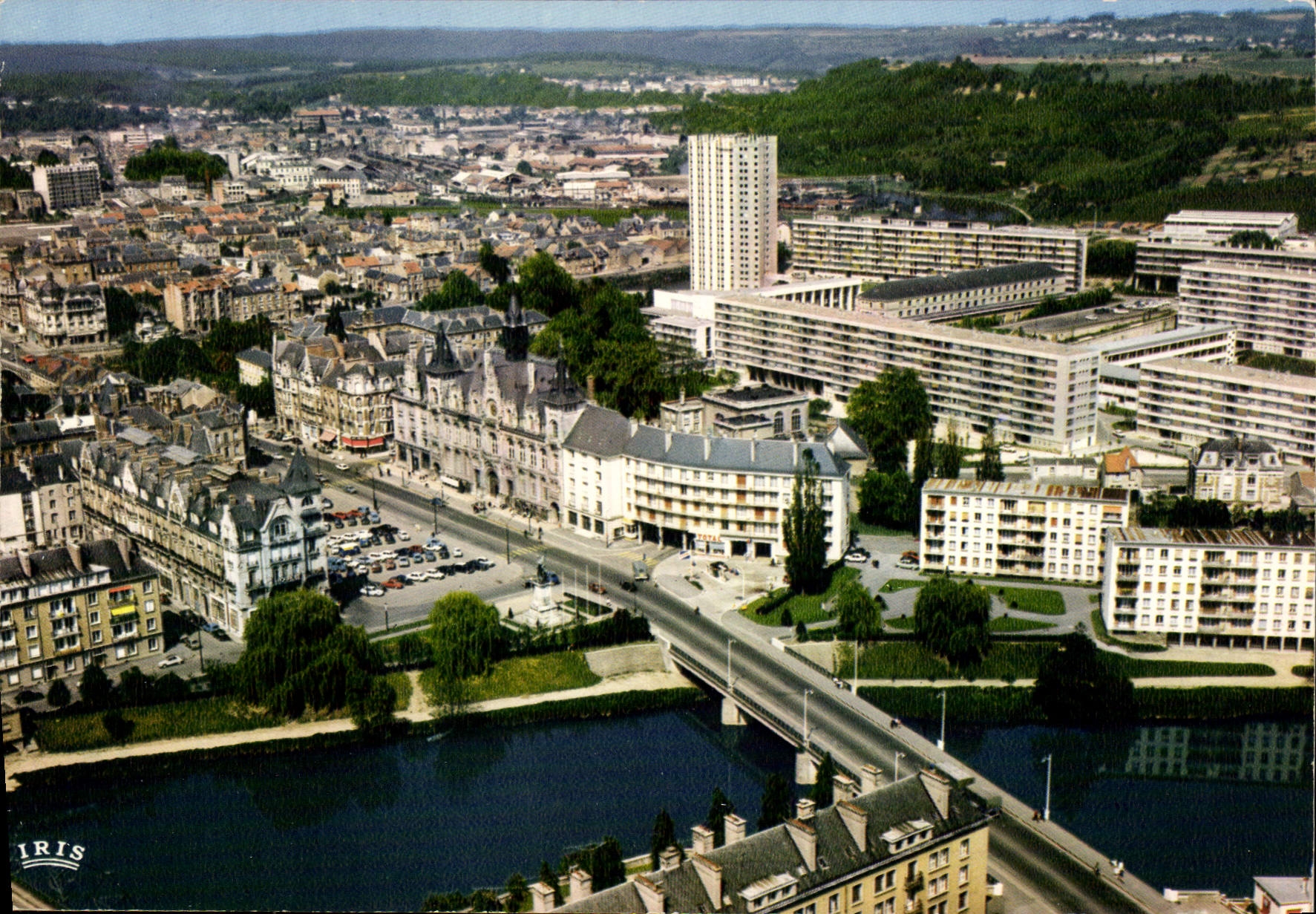 Charleville-Mézières — vue aérienne — Éditions Diplôme Mexichrome
