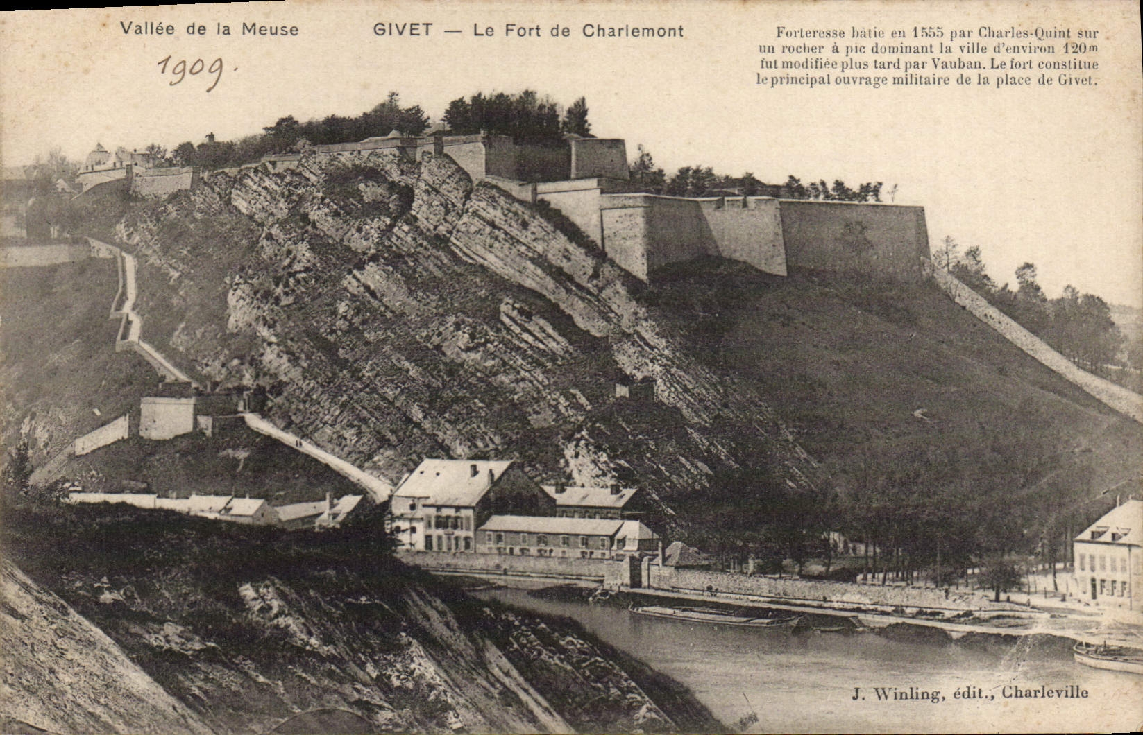CPA Vallee de la Meuse Givet Le Fort de Charlemont 