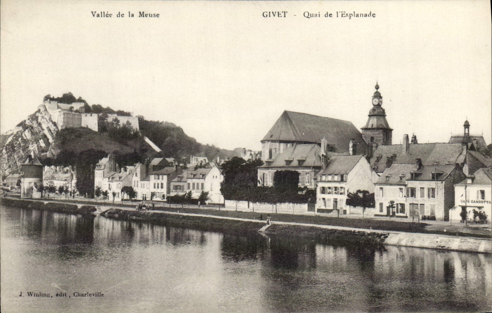 CPA Vallee de la Meuse Givet Quai de l'Esplanade 