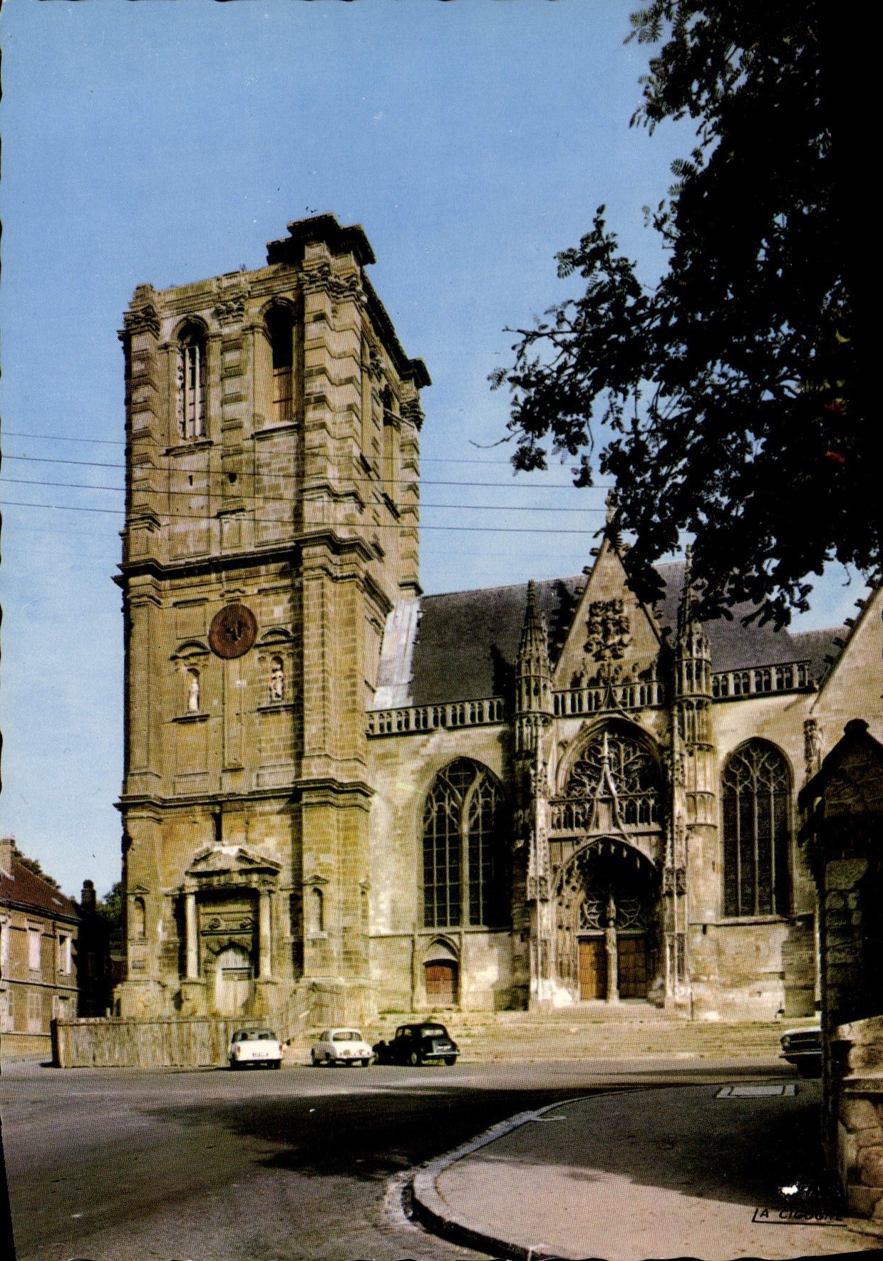 CPA Rethel Ardennes Eglise Saint Nicolas 