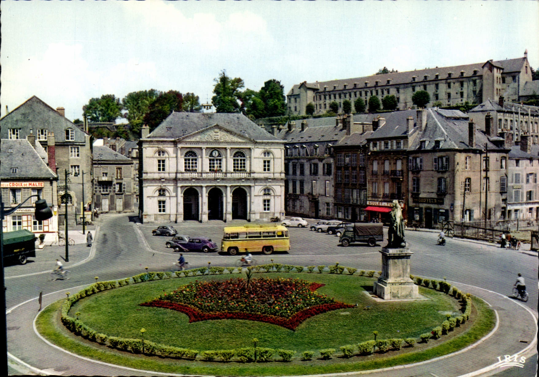 Sedan - Place Turenne et l'Hôtel de Ville — éditeur Mexichrome