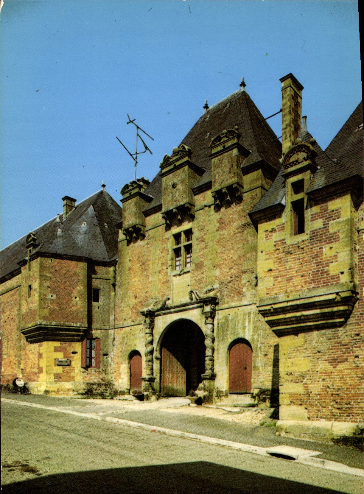 CPA Grandpre Ardennes Le Chateau 