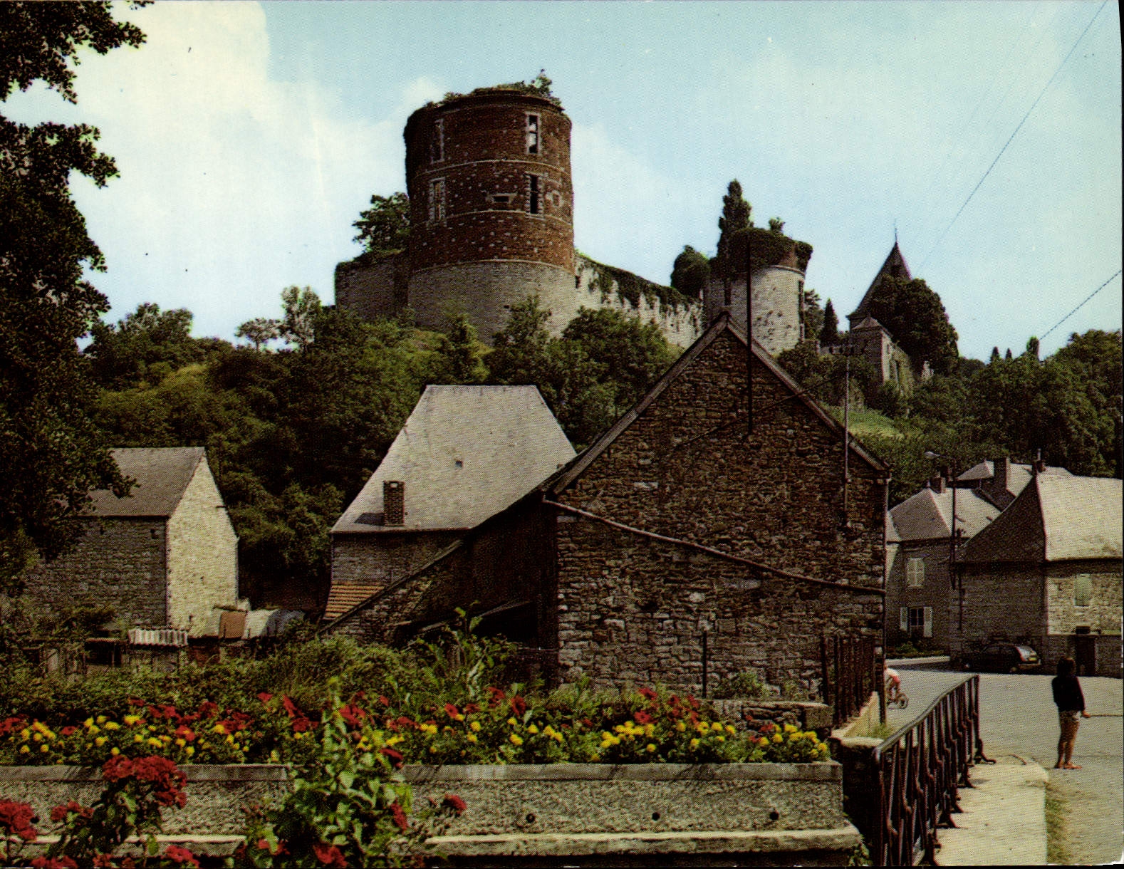Vireux-Molhain — Le Château de Hierges — Éditions 'La Cigogne', Nancy