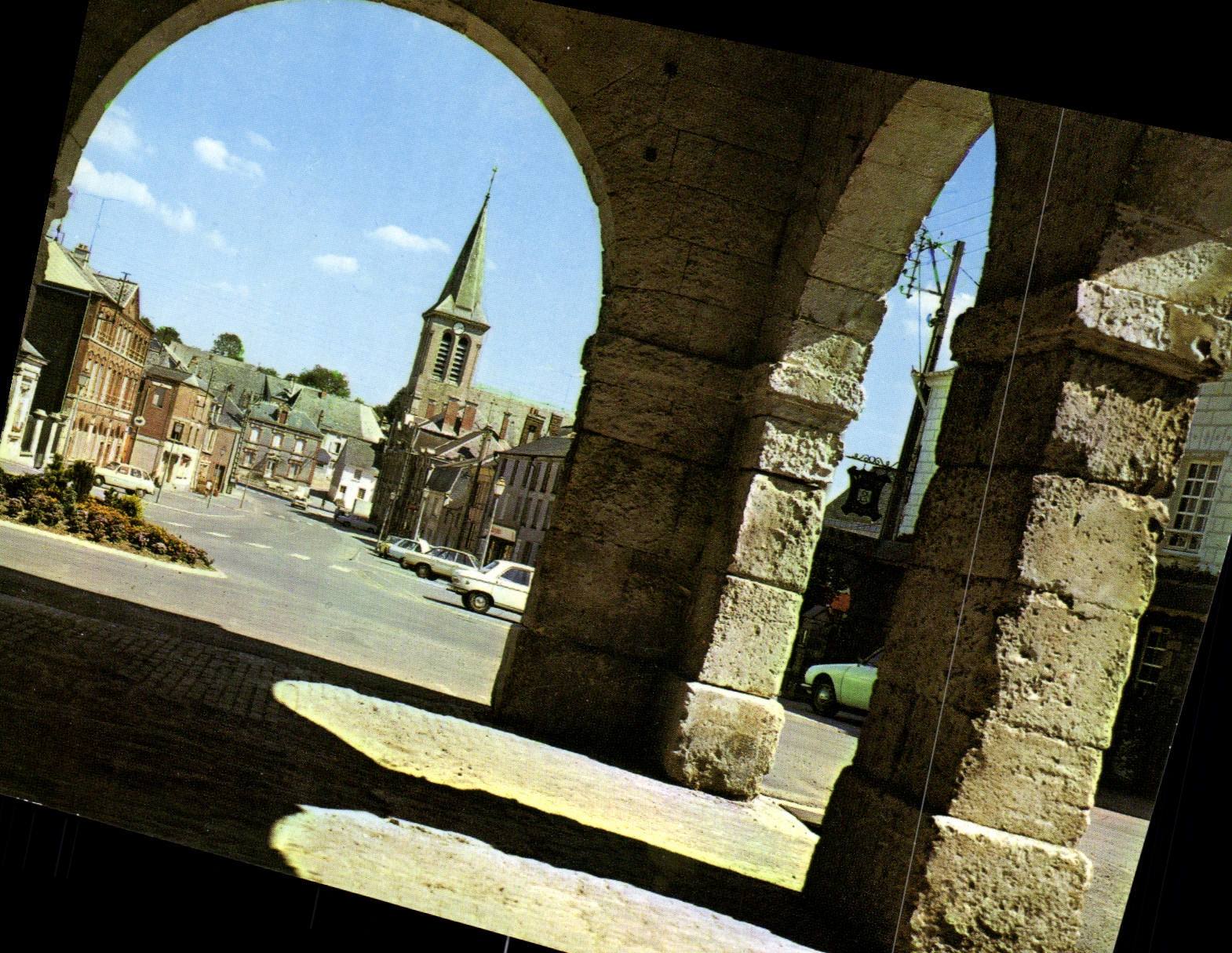 Signy-l'Abbaye — La Place Aristide Briand — Éditions La Dugnaf - Couvres