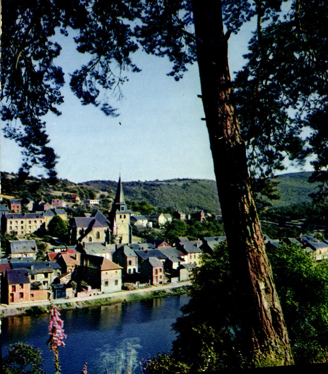 CPA Les Ardennes Pittoresques La Meuse a Montherme 