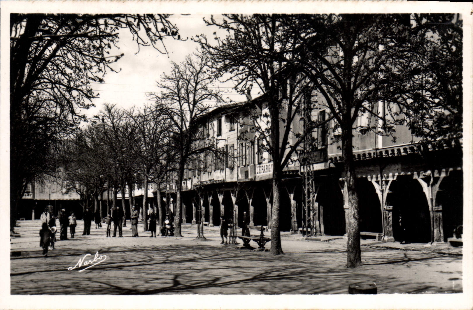 CPA Mirepoix Ariege La Place et les Couverts 