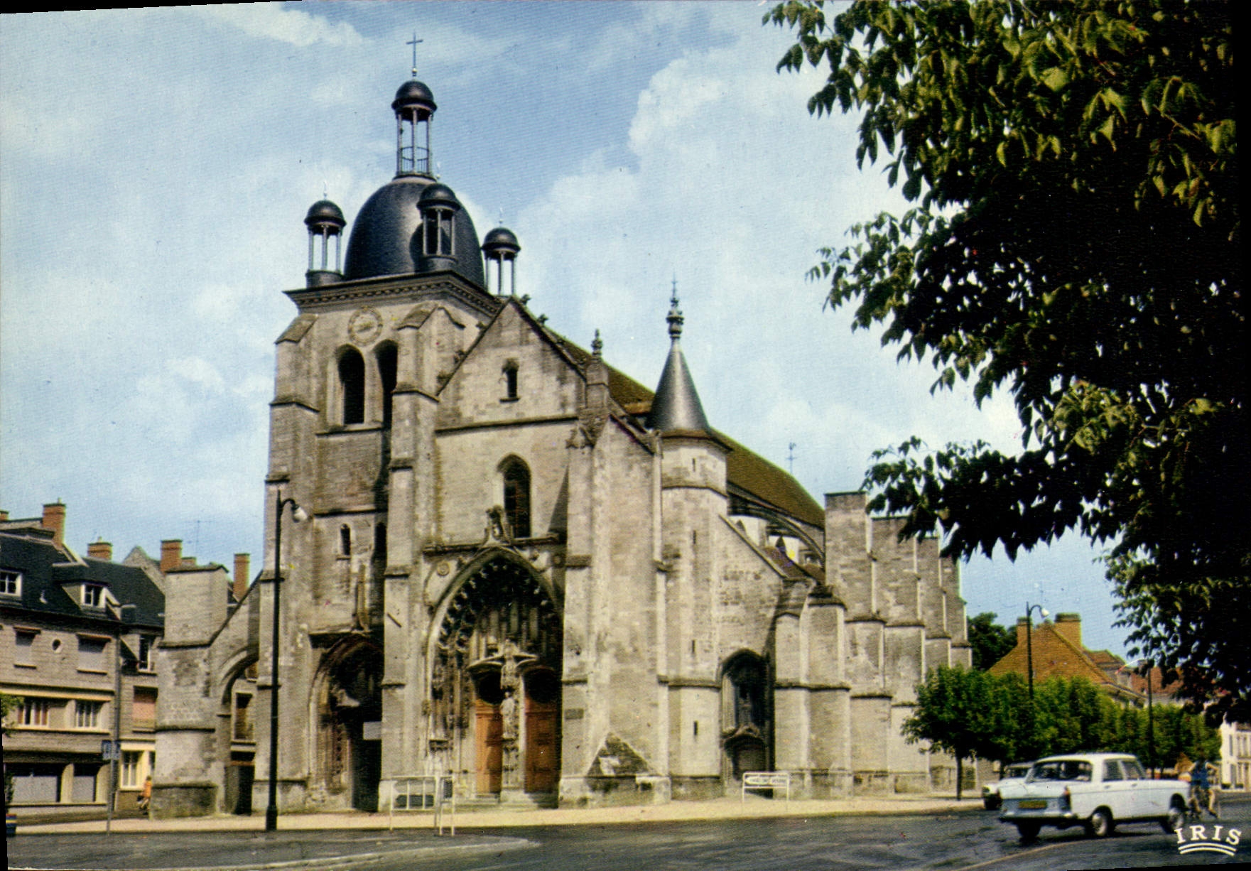 CPA Arcis sur Aube Eglise St Etienne 