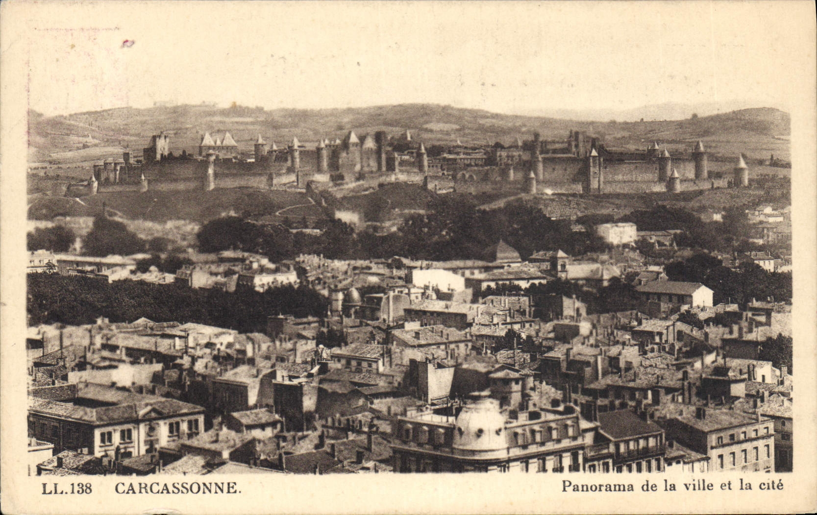 Carcassonne — Panorama de la ville et la cité — LL.138 — Imprimé par Ch. des Arts Photomécaniques