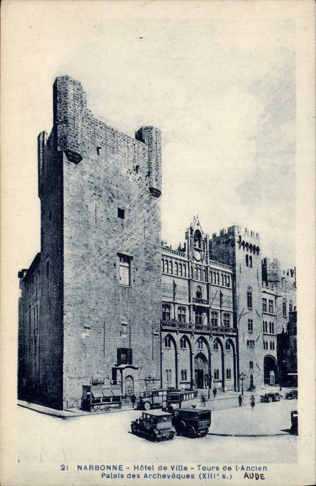NARBONNE - Hôtel de Ville - Tours de l'Ancien Palais des Archevêques (XIIIe s.)