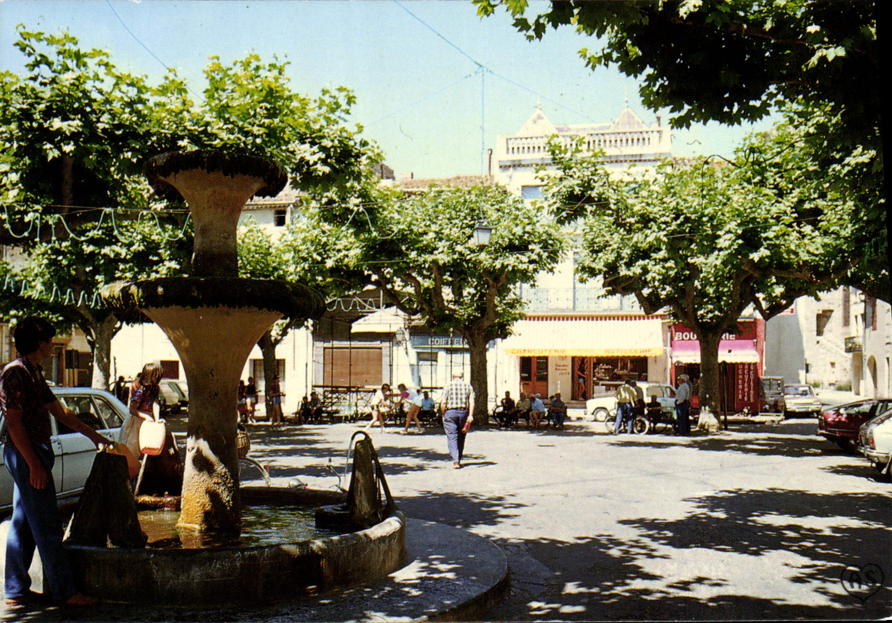 CPA Coursan Aude Place de la Fontaine 