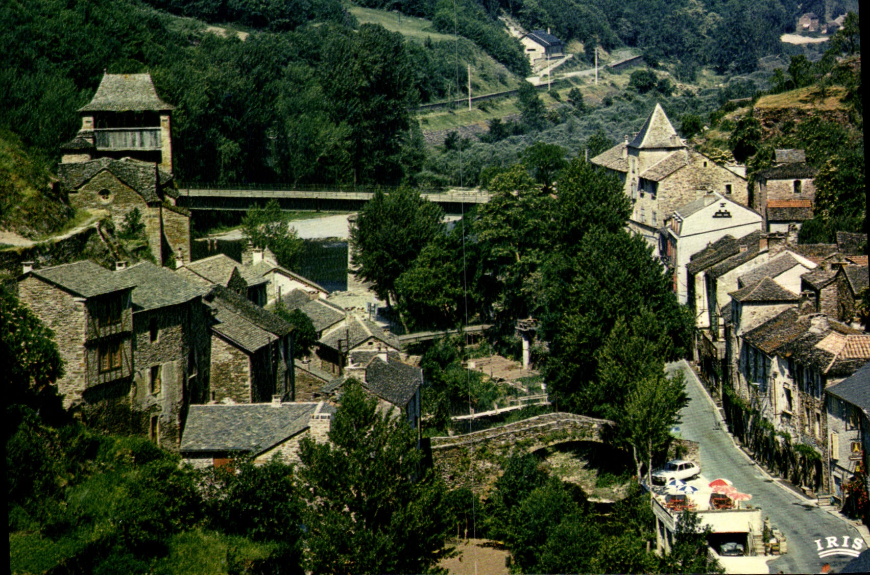 Brousses-le-Château — vue générale — Éditions de Larrieu
