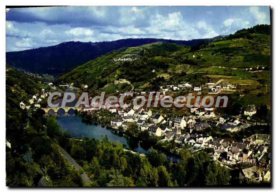 Entraygues-sur-Truyère — vue aérienne du village et du pont — Éditions du Gabier