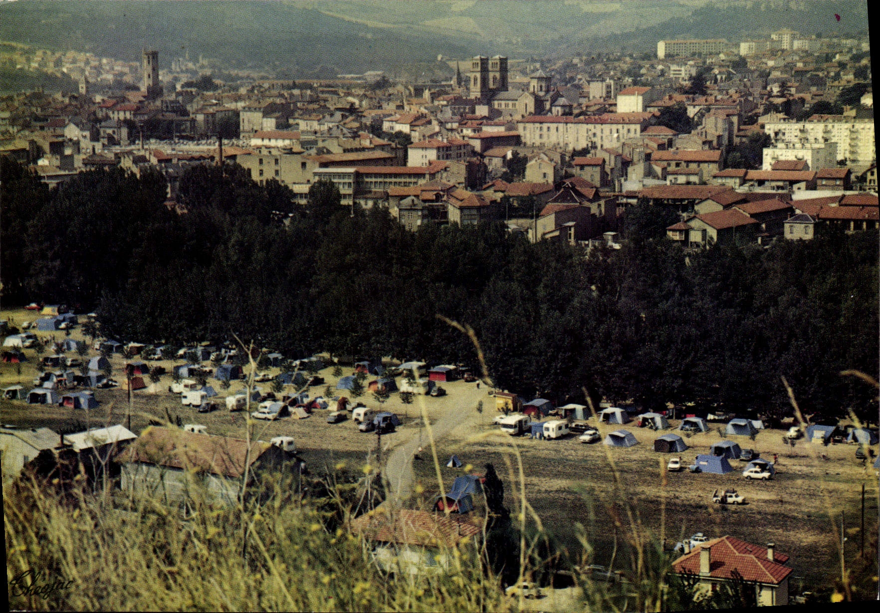 Millau (Aveyron) — Porte des Gorges du Tarn — Camping de Cureplat