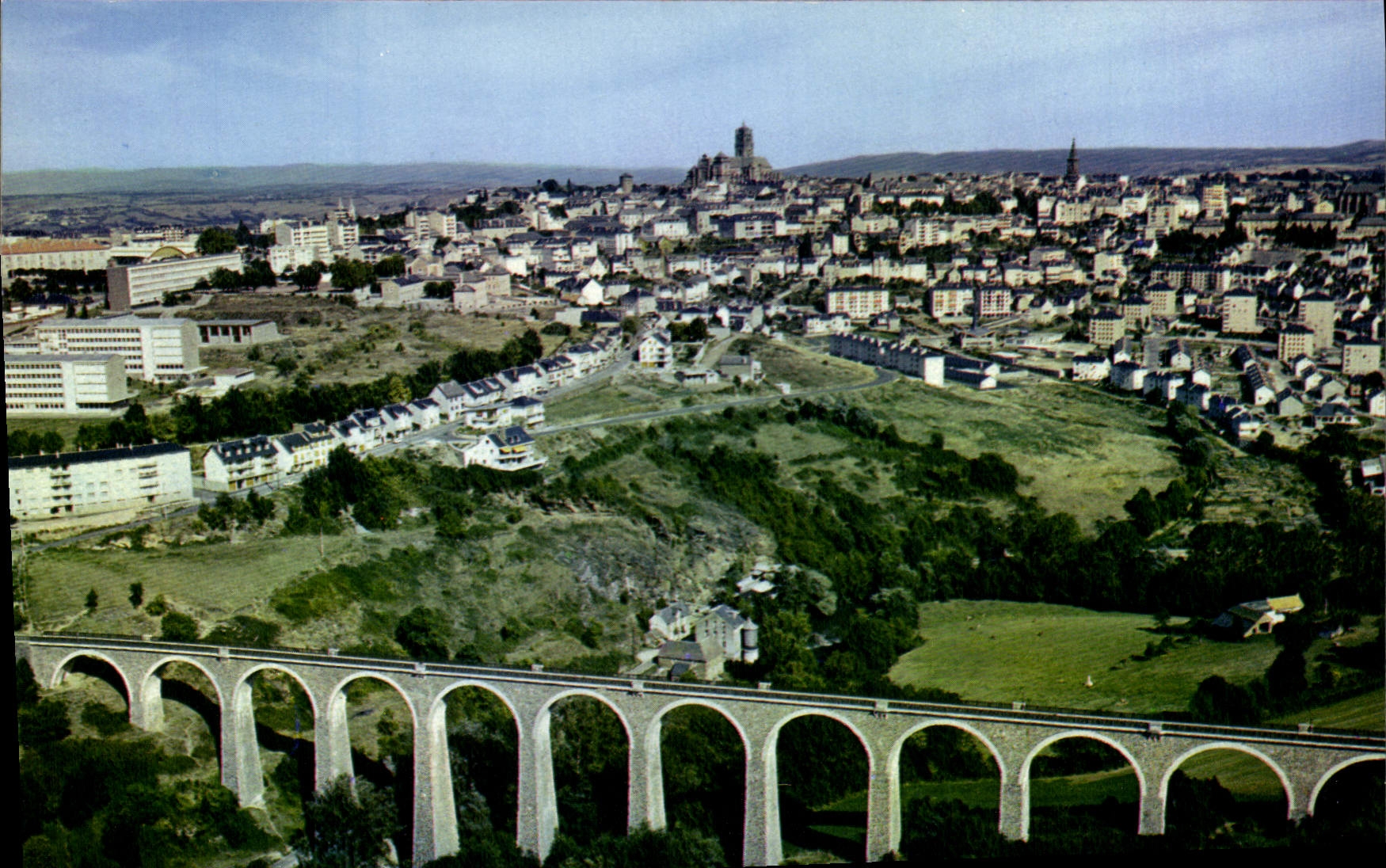 CPA Rodez Aveyron Vue generale aerienne et le viaduc de la Gascarie 