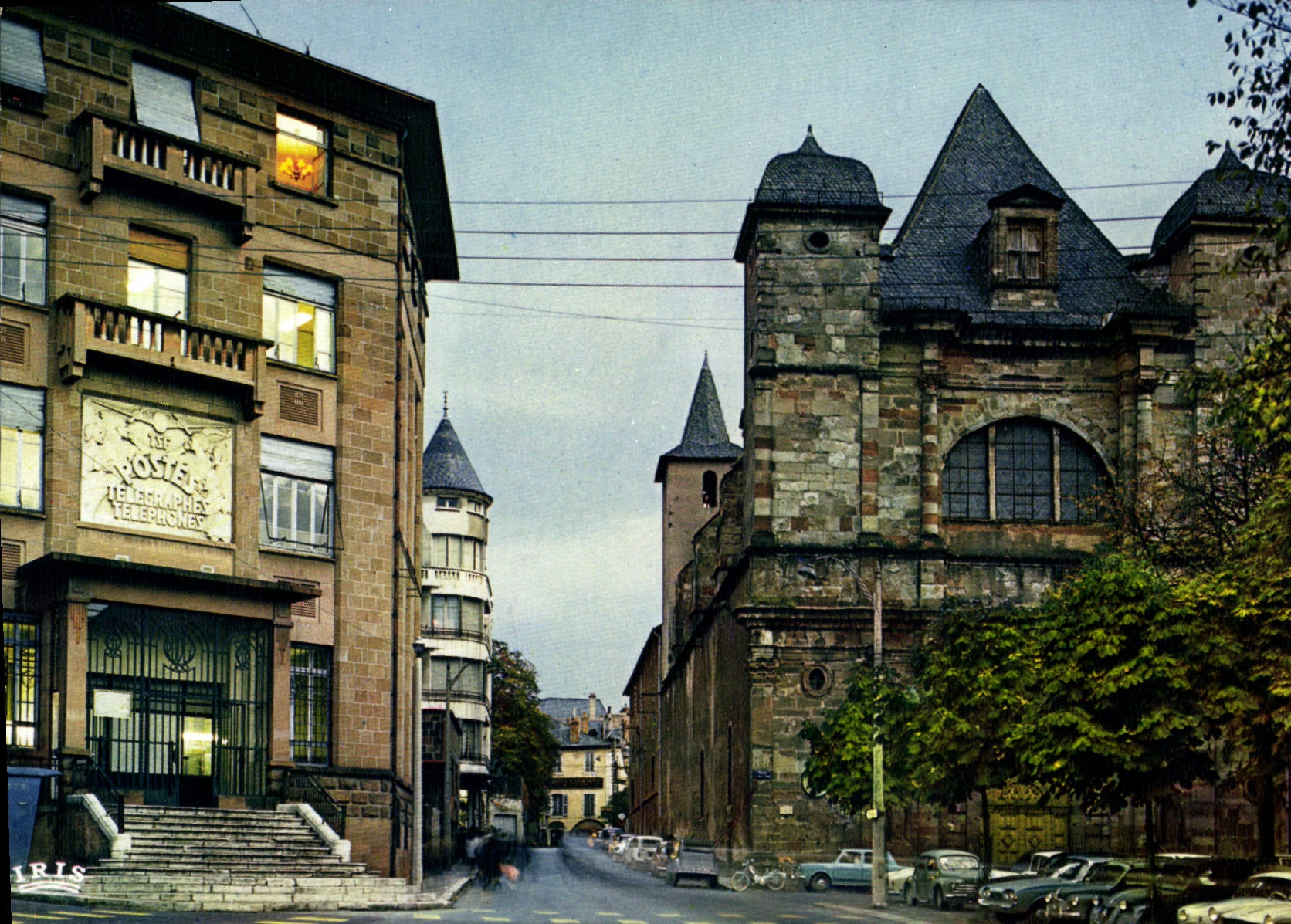 Rodez (Aveyron) — Le nouvel Hôtel des Postes et la Chapelle du Lycée Foch — Éditions Larrieu, Toulouse