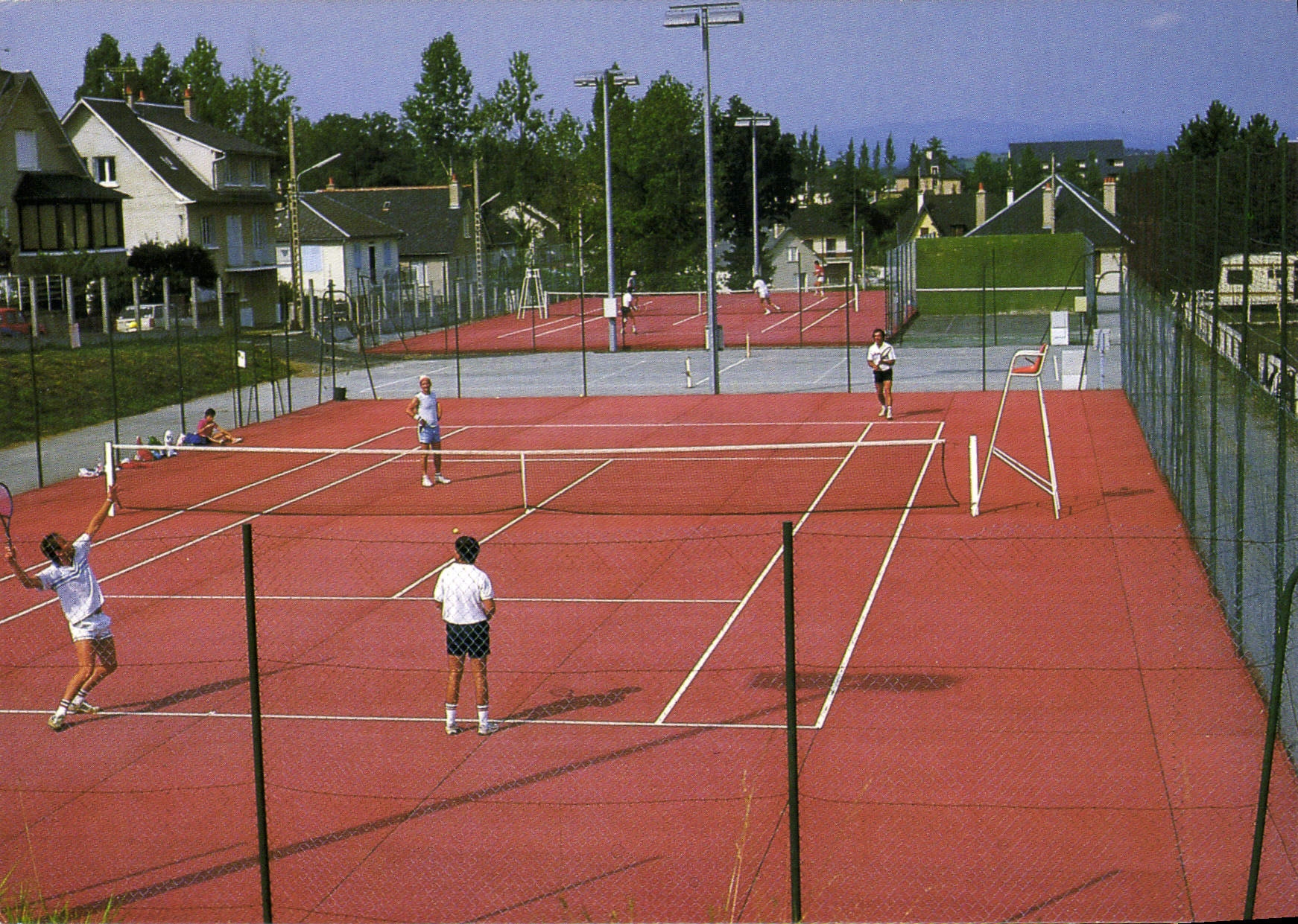 Sainte-Geneviève-sur-Argeçne — Tennisplätze — Images de France, Photo de Larrieu