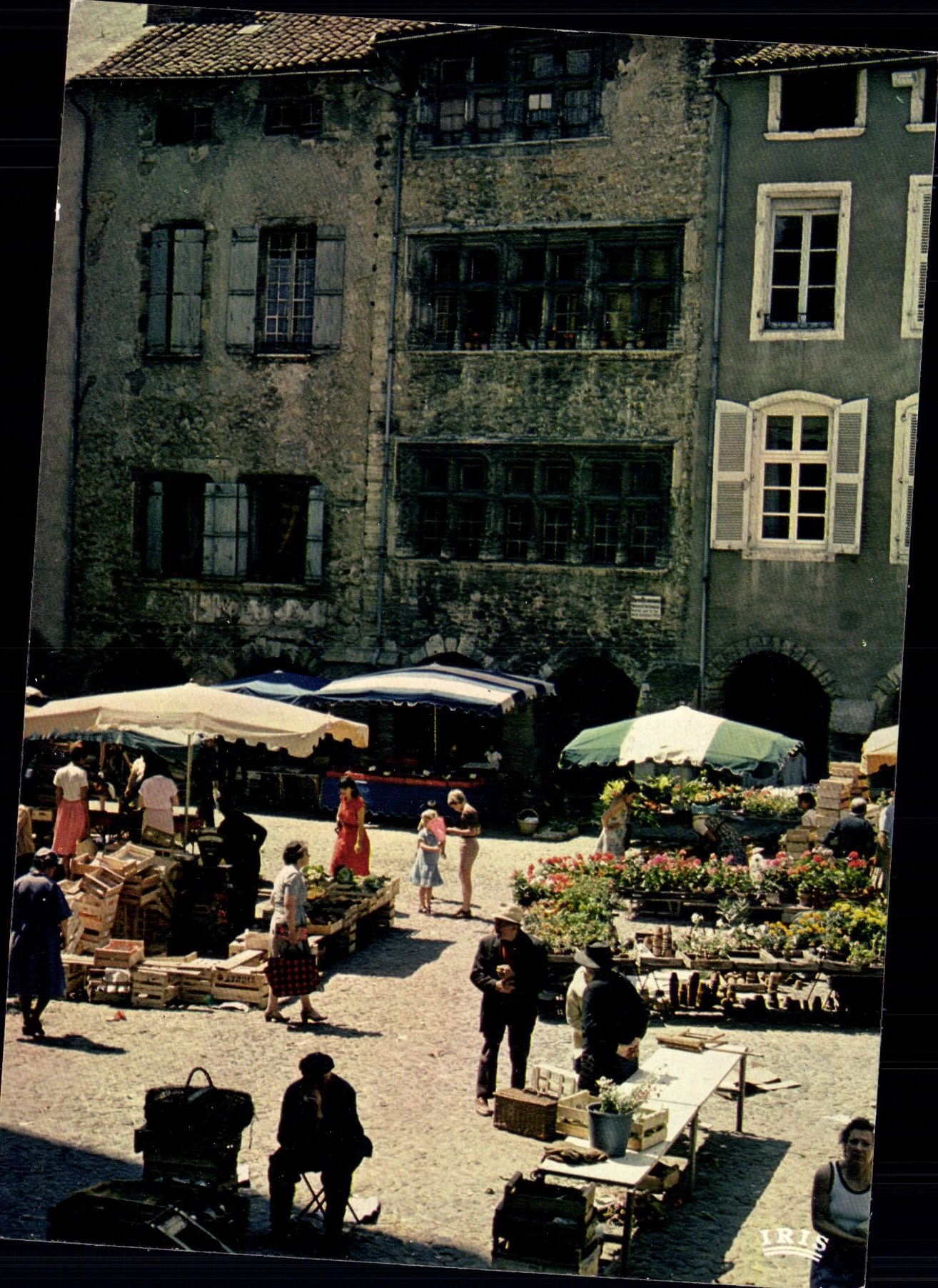 Villefranche-de-Rouergue (12) — La place Notre-Dame — IRIS