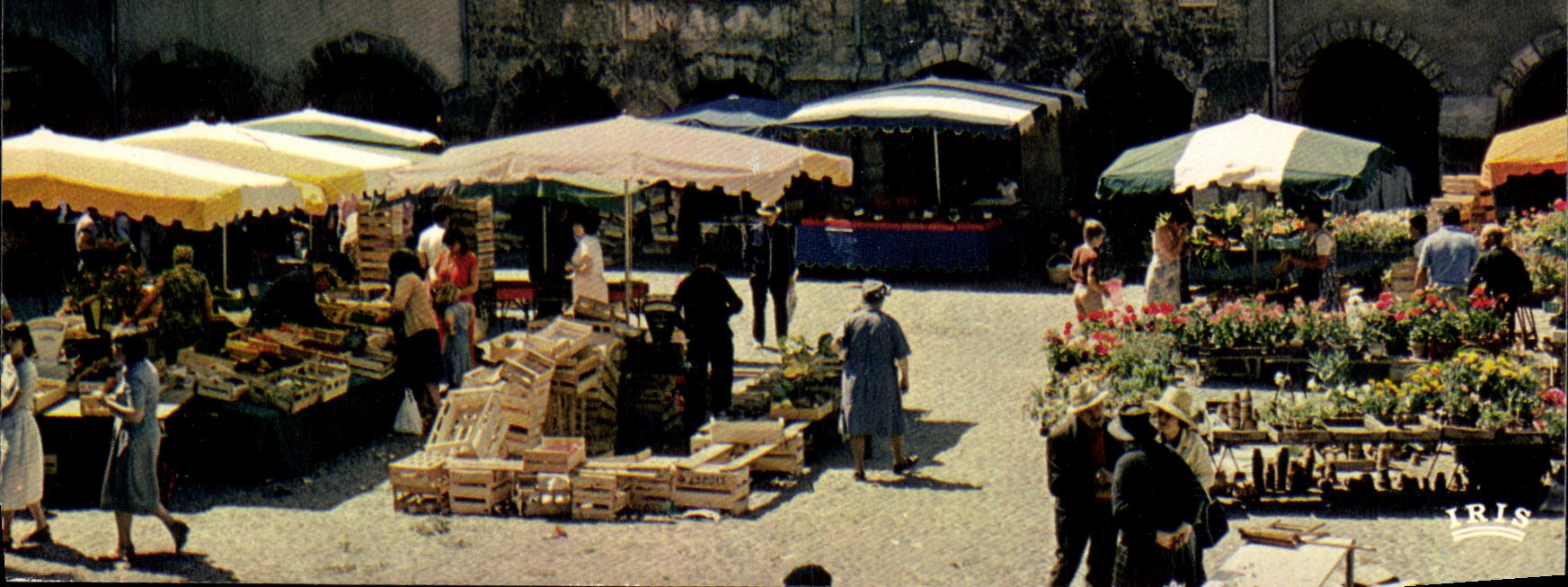 Villefranche-de-Rouergue (12) — La place Notre-Dame — IRIS MEXICHROME n°120690