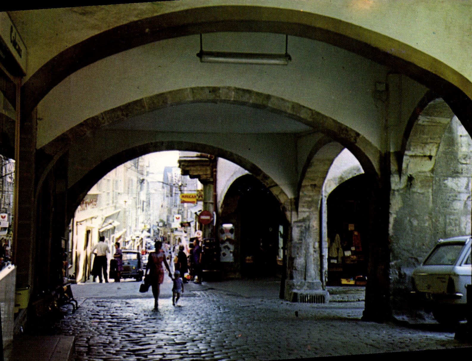 Villefranche-de-Rouergue — Les Arcades — Éditions 'LA CIGOGNE'