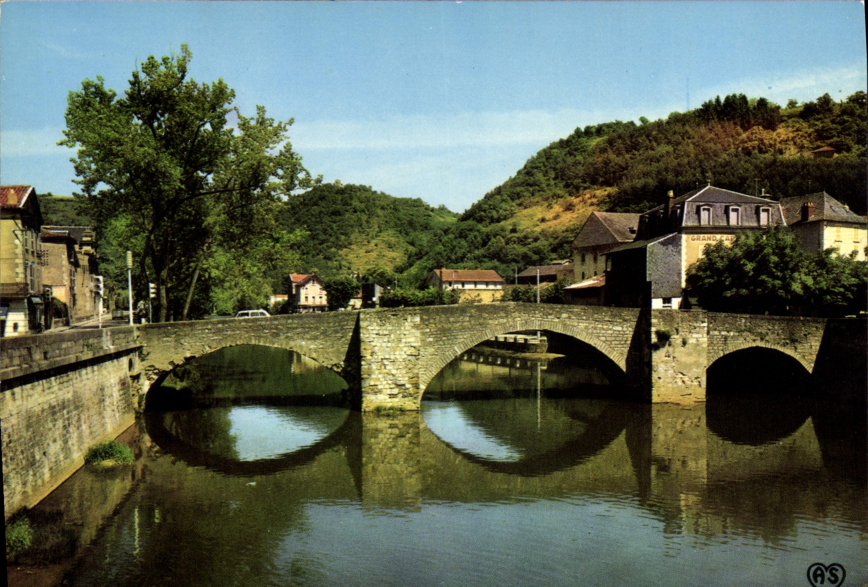 Villefranche-de-Rouergue — le Pont des Consuls (1321) — Société des Cartes Postales APA-POUX